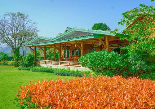 ทิพย์วาริน รีสอร์ท เขาใหญ่ Room Type - Quadruple Room with Mountain View