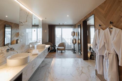 Badkamer, Cosmopolite Hotel Nieuwpoort-Bad in Nieuwpoort-Bad