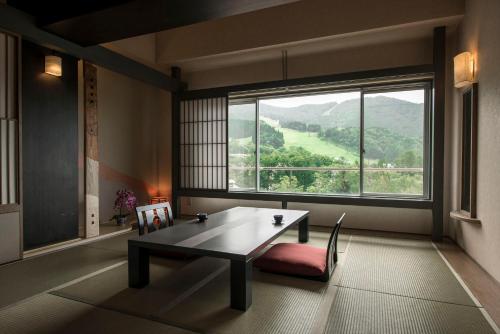 Maisonette Suite-Saison Court - Non-Smoking