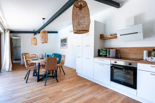 2 bedrooms, 3 beds