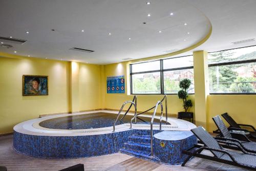 Badestamp, A Hoteli - Hotel Izvor in Arandjelovac