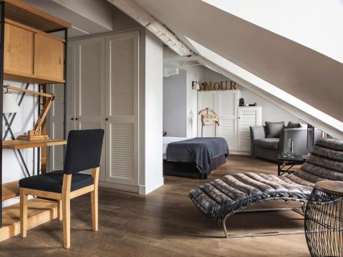 room detail thumbnail 0