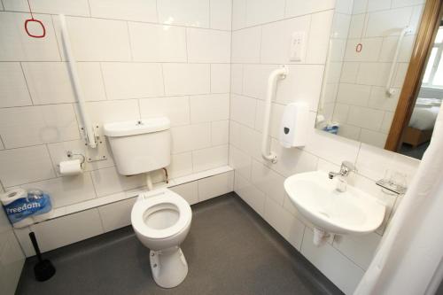 Flexistay Aparthotel Sutton - image 13