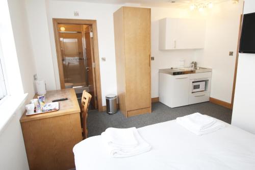 Flexistay Aparthotel Sutton - image 14