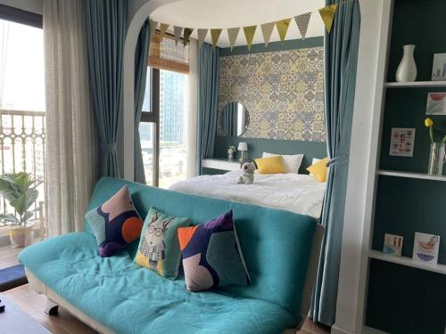 Cloudy 1BR apt balcony, Westlake view, Hanoi