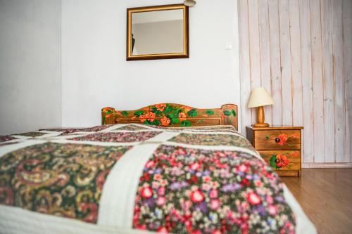 4 twin beds