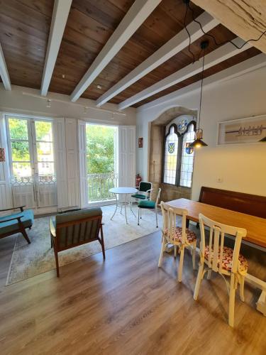 Pensión A Xanela (Pension A Xanela) in 蓬特韋德拉市中心