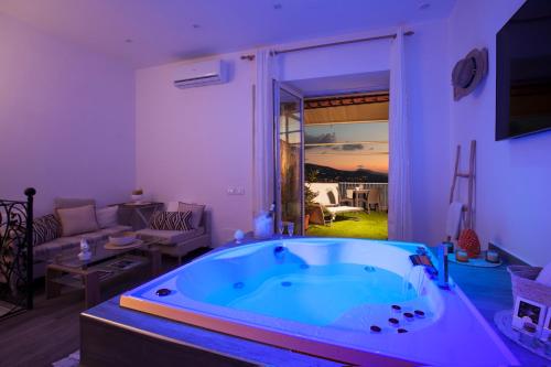 Dreamers' Escape, Naples