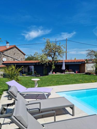 . Au pool house de la Faye +spa ouvert toute l'année