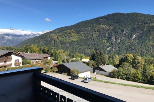 Mezzanine studio with balcony ski-in ski-out chairlift 5 mins walk Saint Gervais Les Bains