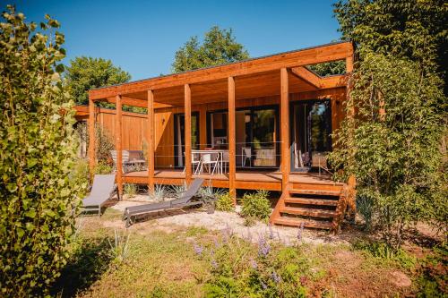 Three-bedroom Hut