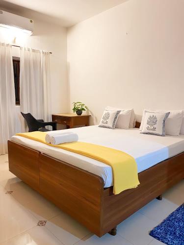 Simple & Sober 3BR Apartment, 500 meters from Candolim Beach