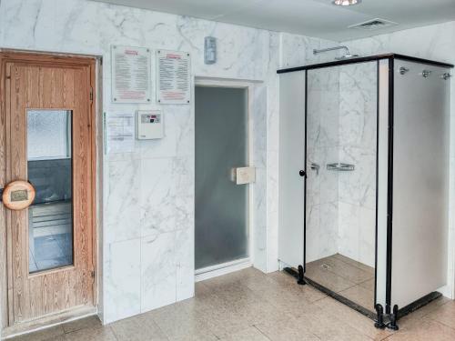 BR Luxe 1 BDR Apartment w/ Balcony & Sea Views - image 11