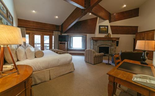 Flagstaff Three Bedroom Suite