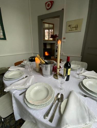 Food and beverages, Maison de la Calonne - Riverside house & terrace in Cormeilles