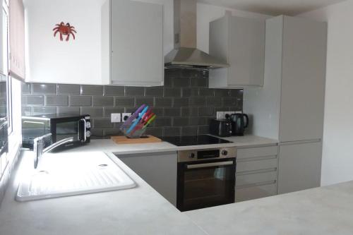 The Getaway - Modern 2 Bedroom Brixham Bungalow with sea peeps, Brixham (fotografie 10)