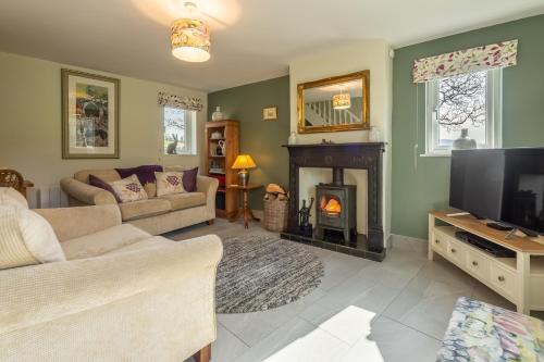1 Riverside Cottage - image 14