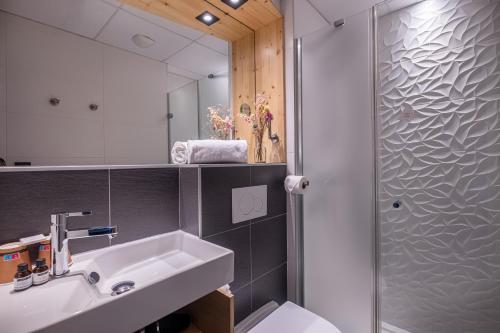 Urban Bivouac Hotel – Paris, TX