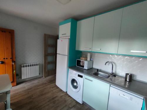 廚房, Casa Rural Santa Bárbara (Casa Rural Santa Barbara) in 埃爾雷亞爾德聖比森特