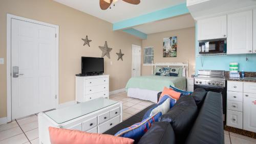 Nantucket Rainbow Cottages 20B Studio - image 2