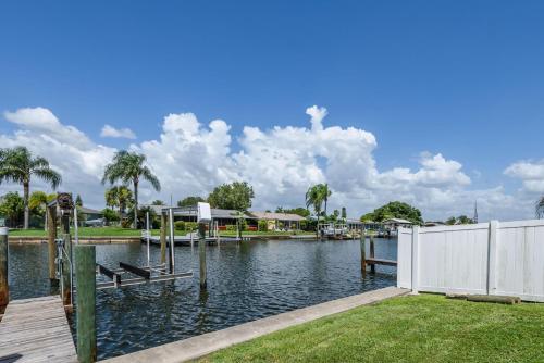 Updated Waterfront Condo in Apollo Beach