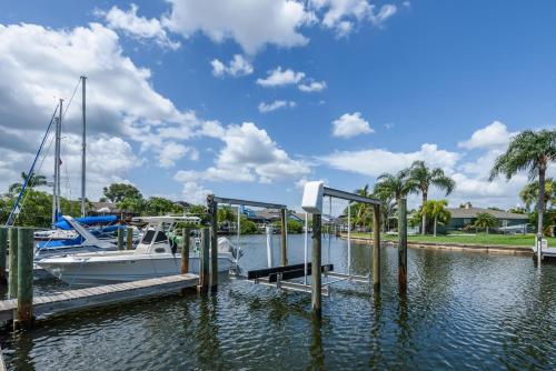 Updated Waterfront Condo in Apollo Beach