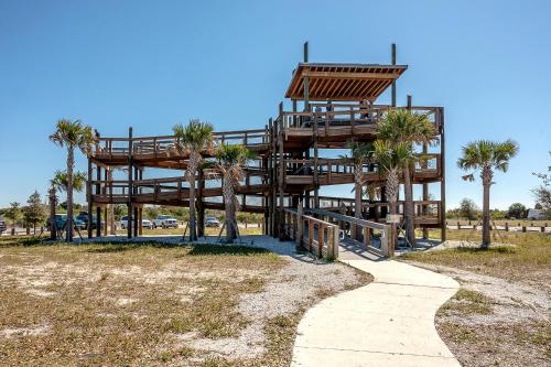 Updated Waterfront Condo in Apollo Beach