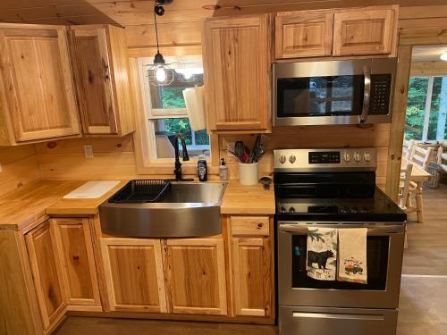 Kitchen, Gilbert ATV Resort in Logan (WV)