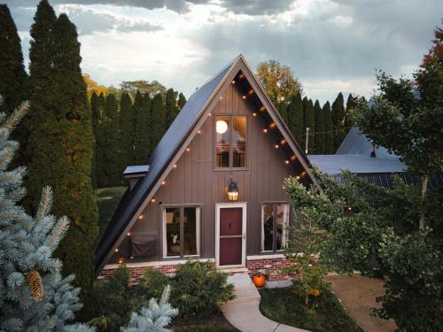 . Modern A-Frame with Hot Tub