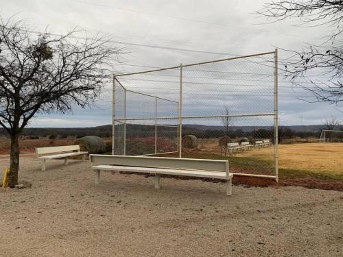 Apkārtne, Field House on Lake Godstone in Džeksboro (TX)