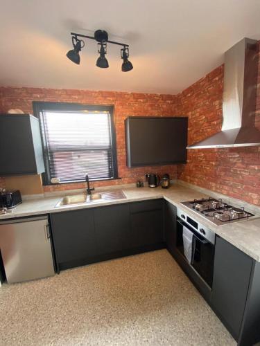 Picture of 1 Bed Flat With Parking Near Town Centre