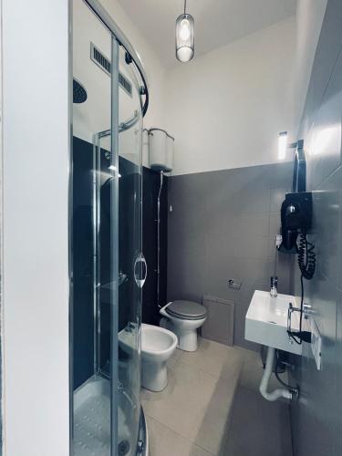 Triple Room with Private Bathroom image 2