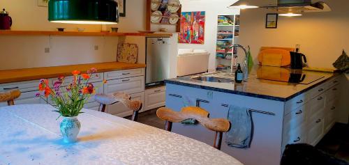 Kitchen, Farmors Hus in Rude