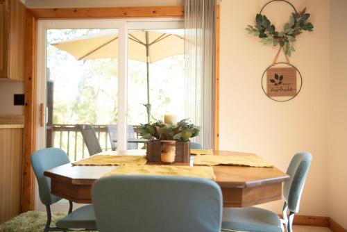 บริการและสิ่งอำนวยความสะดวก, Biker Hiker friendly 3 bedroom by Strouds Run State Park in เอเธนส์ (OH)