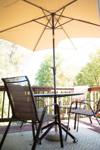 บริการและสิ่งอำนวยความสะดวก, Biker Hiker friendly 3 bedroom by Strouds Run State Park in เอเธนส์ (OH)