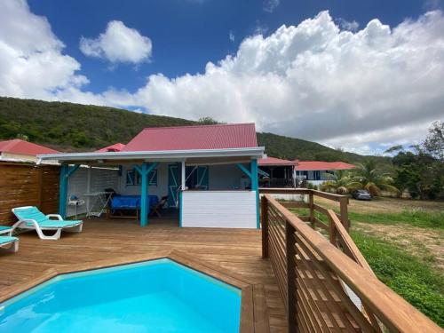 Πισίνα, AZUR INDIGO, Gîtes titanse et spa (AZUR INDIGO, Gites titanse et spa) in Capesterre-de-Marie-Galante