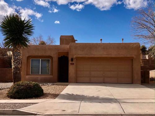 Cozy 3-Bedroom home near Corrales and NW ABQ with Great Views! - Rio Rancho