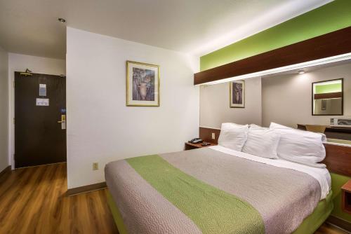 1 queen bed