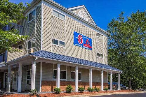 Motel 6-Greensboro, NC - I-40