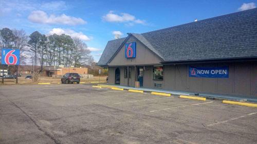 Motel 6 Newport News, VA – Fort Eustis