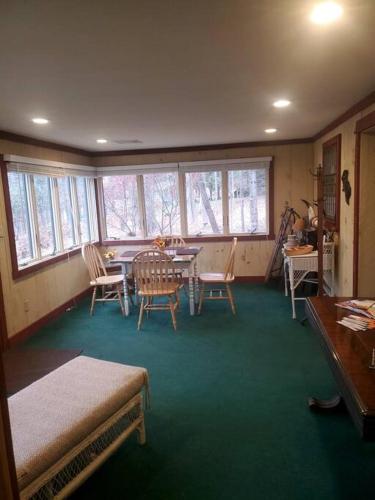 1913 LOVE SHACK BETHEL WHITE LAKE NY in White Lake, USA