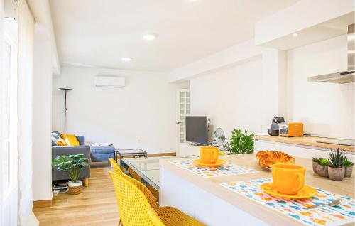 Awesome apartment in Almeria with WiFi and 3 Bedrooms in อัลเมเรีย - คอสตา เด อัลเมเรีย