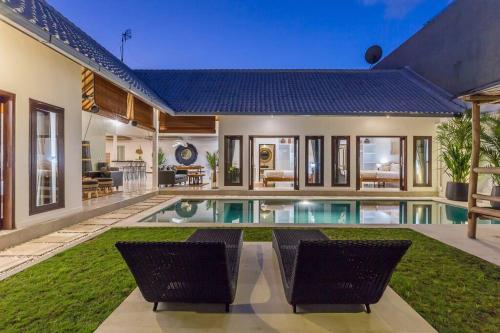 Central 4 bedr villa 5min walk from eat street&Beach