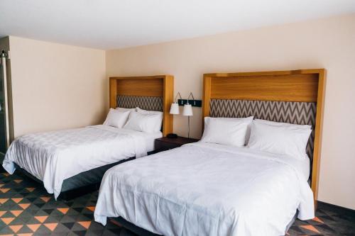 Holiday Inn & Suites Phoenix-Mesa-Chandler, an IHG Hotel