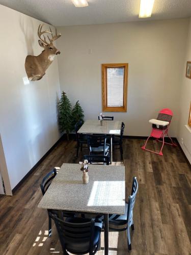 อาหารและเครื่องดื่ม, Glendive Lodge in เกลนไดฟ์ (MT)