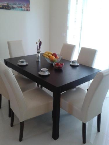 4 bedroom apartment with 3 bathrooms and private parking - Apartments Orange - image 11
