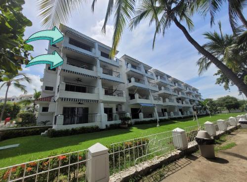 Apartamento duplex frente al mar con playa privada