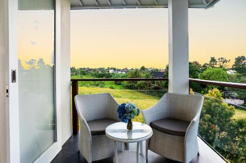 Eight-Bedroom Villa with Private Pool image 2