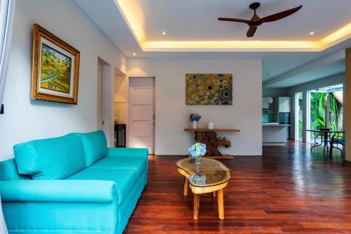 Eight-Bedroom Villa with Private Pool image 5