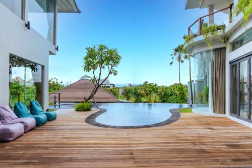 Eight-Bedroom Villa with Private Pool image 10